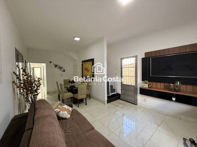 #51 - Casa para Venda em Contagem - MG - 2