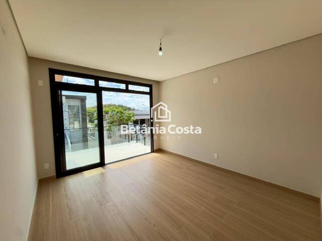 #56 - Casa para Venda em Contagem - MG - 3