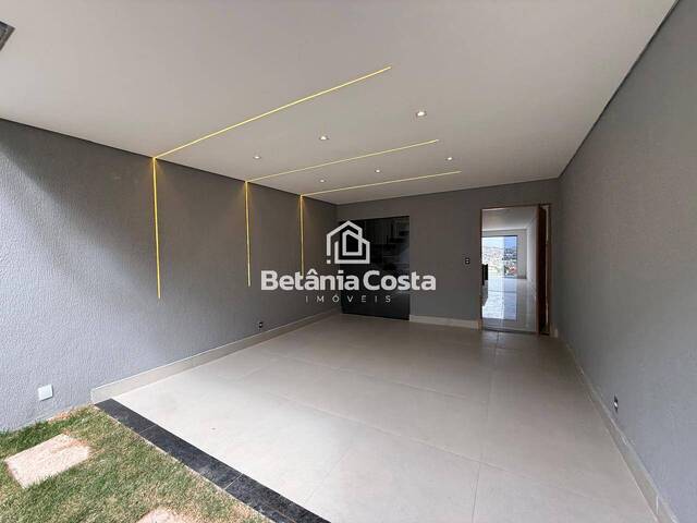 Casa para Venda em Belo Horizonte - 2