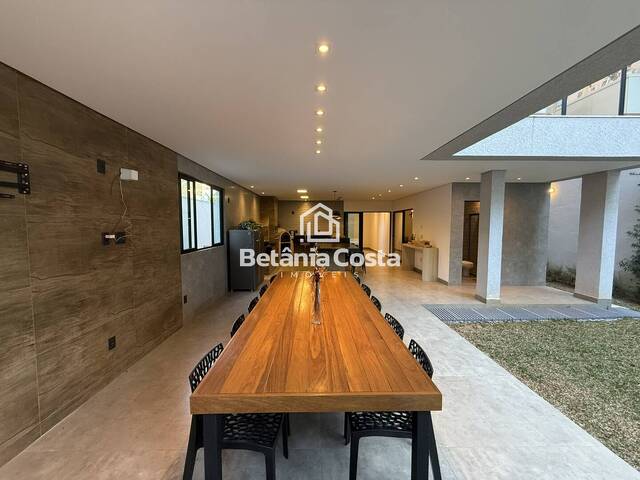 #106 - Casa para Venda em Contagem - MG - 2