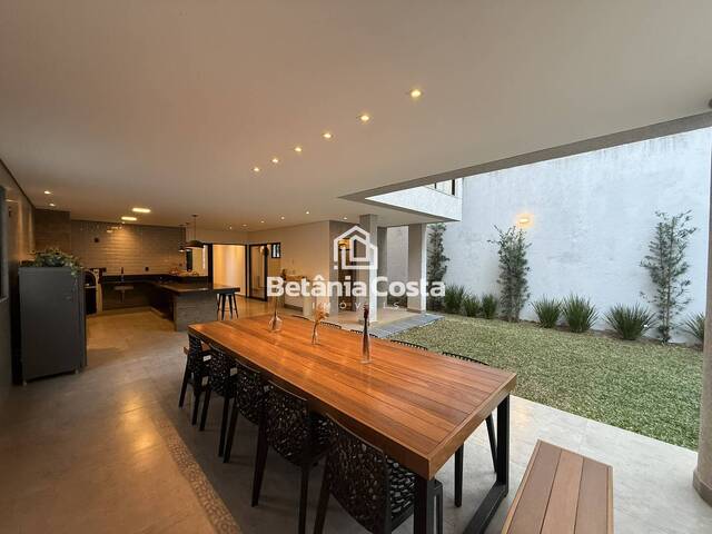 #106 - Casa para Venda em Contagem - MG - 3